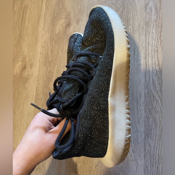 ADIDAS - Picture 2 of 4